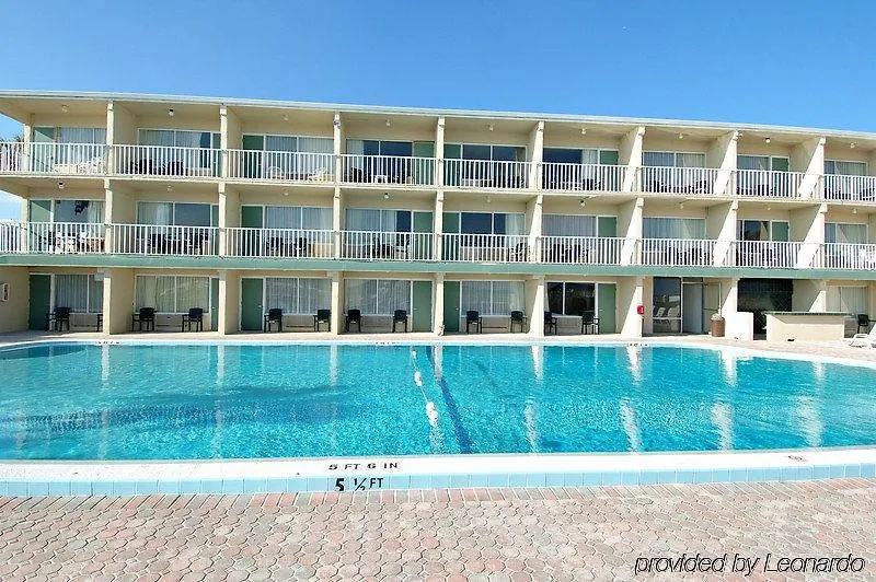 Quality Inn Daytona Beach Oceanfront 2*,