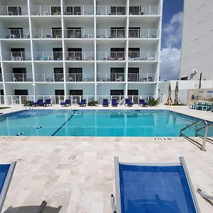 Beachside - Pool Is Open! Hotel